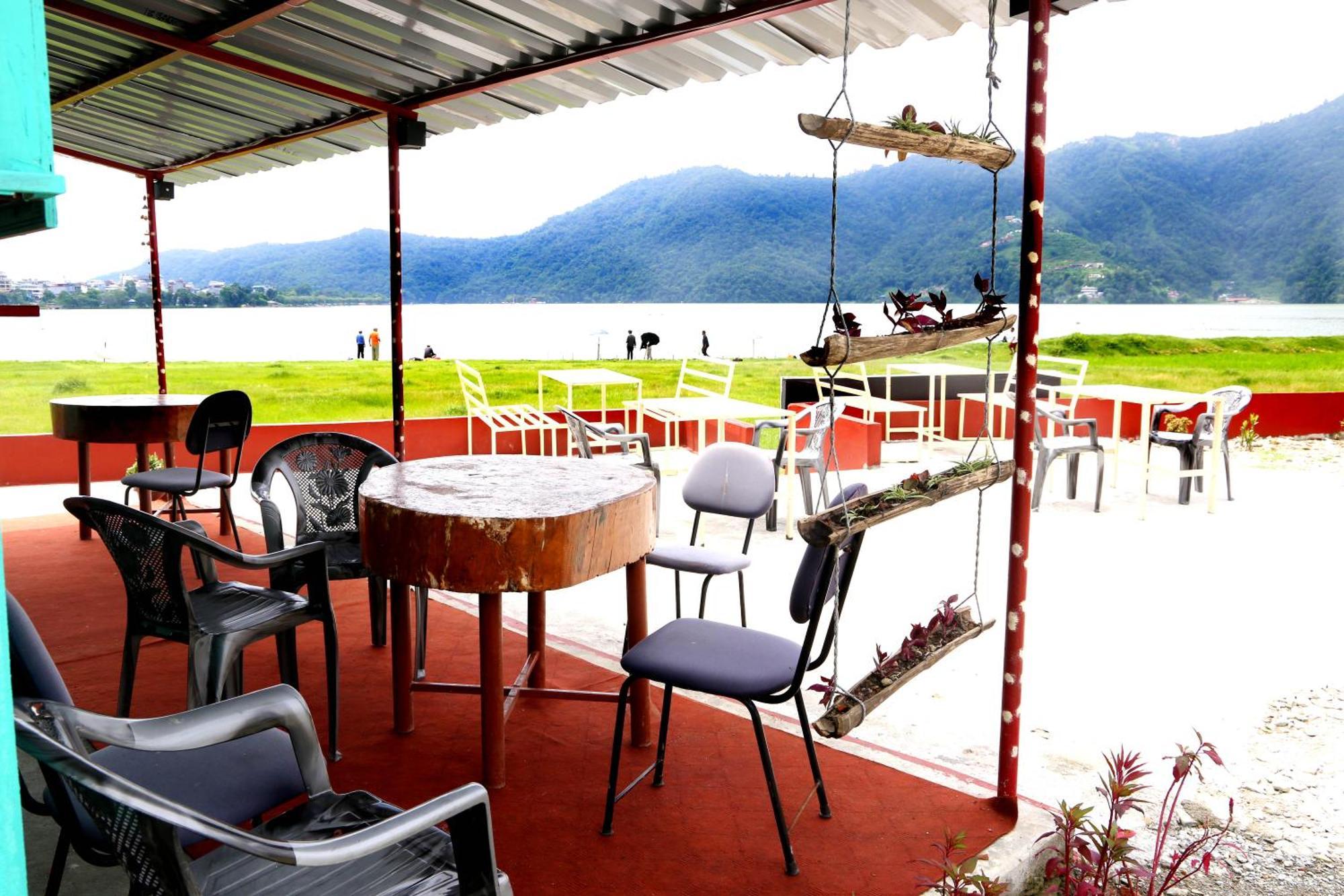 Hotel Waterside Pokhara Exterior foto